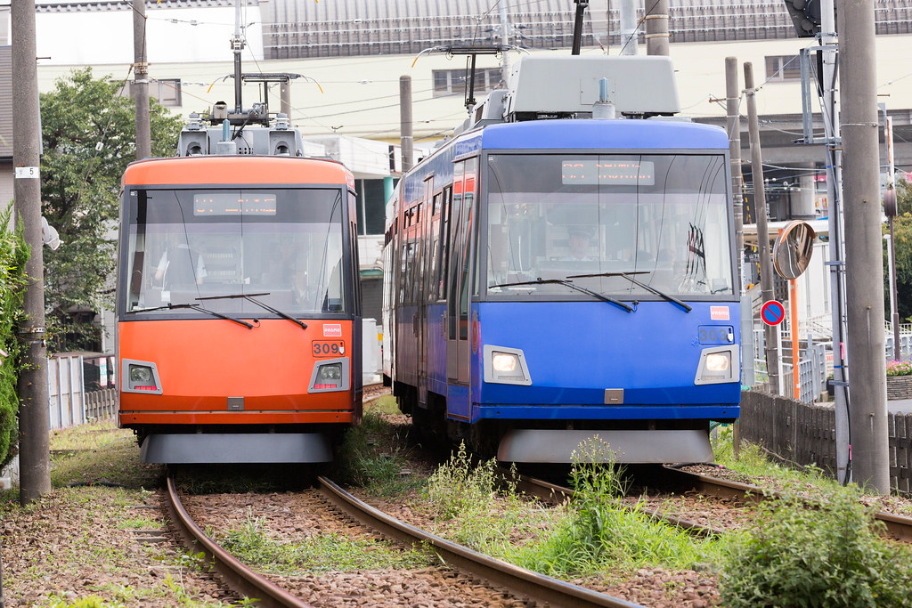 すれ違う東急世田谷線