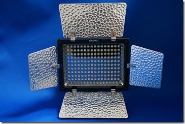 YONGNUO製 160球 LED ビデオライト YN160