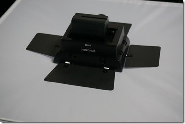 ライトは上に設置